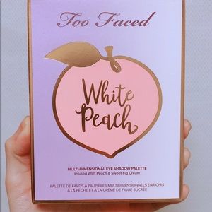 Too faced white peach palette